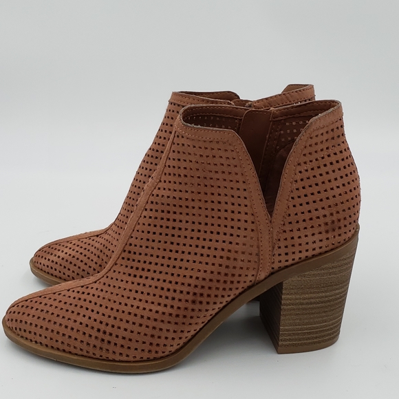 DV Dolce Vita Tan-Taupe Block Heel Ankle Boot - Picture 3 of 13